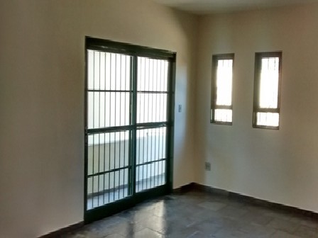 Apartamento à venda com 3 quartos, 115m² - Foto 3