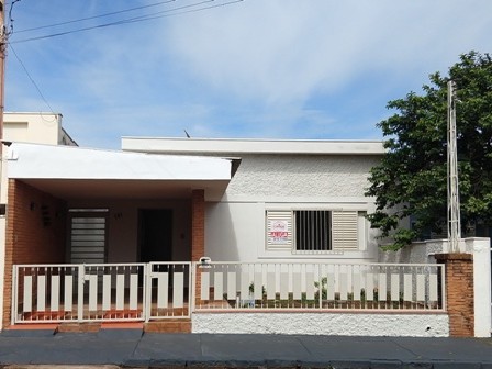 Casa para alugar com 3 quartos, 110m² - Foto 1