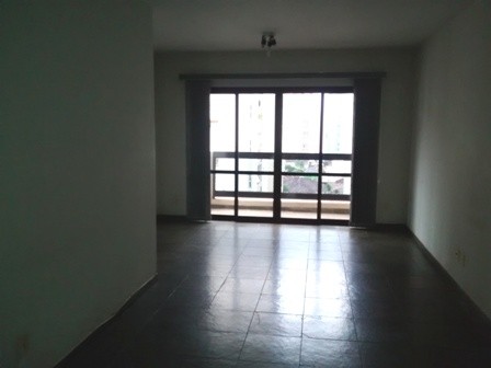 Apartamento à venda com 3 quartos, 108m² - Foto 2