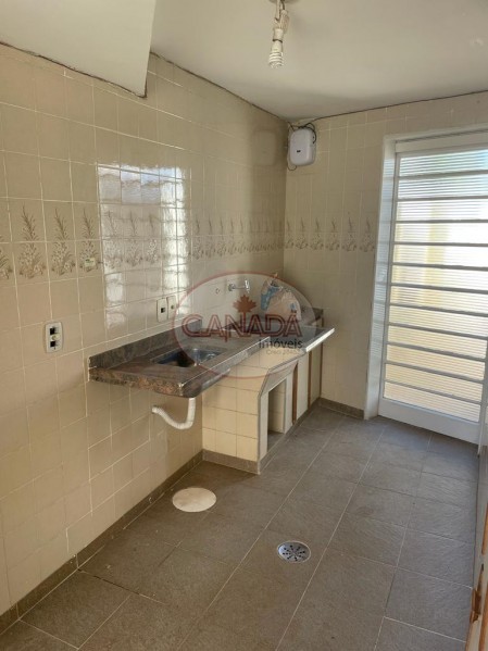 Sobrado à venda com 9 quartos, 232m² - Foto 18