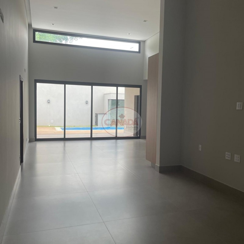 Casa de Condomínio à venda com 3 quartos, 230m² - Foto 3