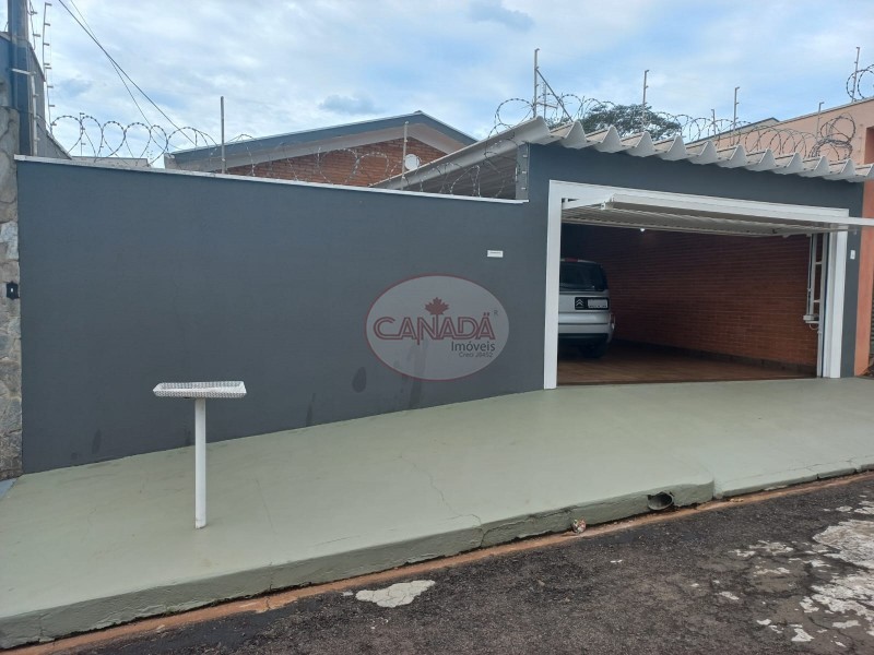 Casa à venda com 3 quartos, 198m² - Foto 1