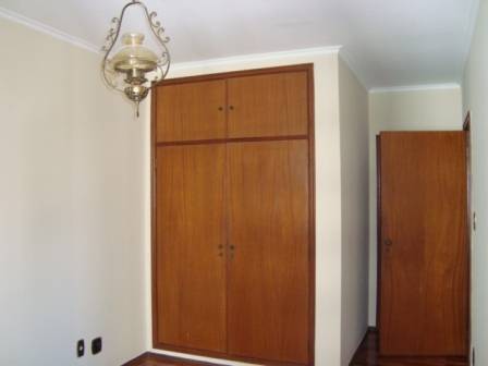 Apartamento para alugar com 3 quartos, 135m² - Foto 11