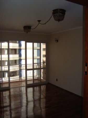 Apartamento para alugar com 3 quartos, 135m² - Foto 2